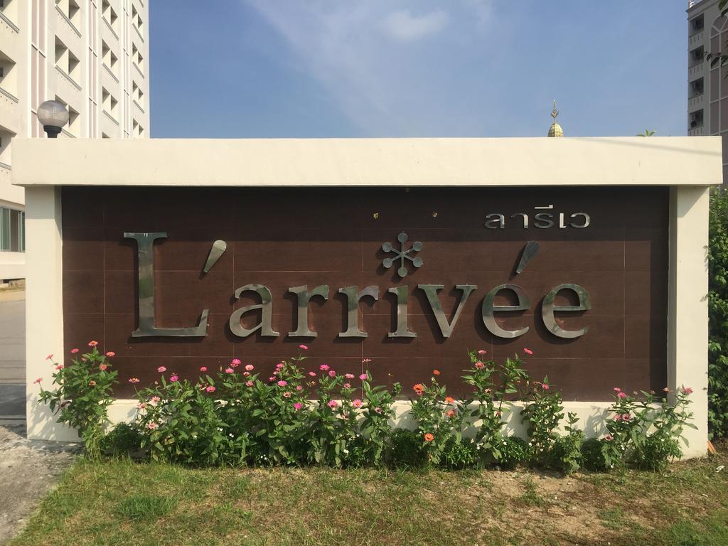 Hotel Larrivee à Bang Bo Extérieur photo