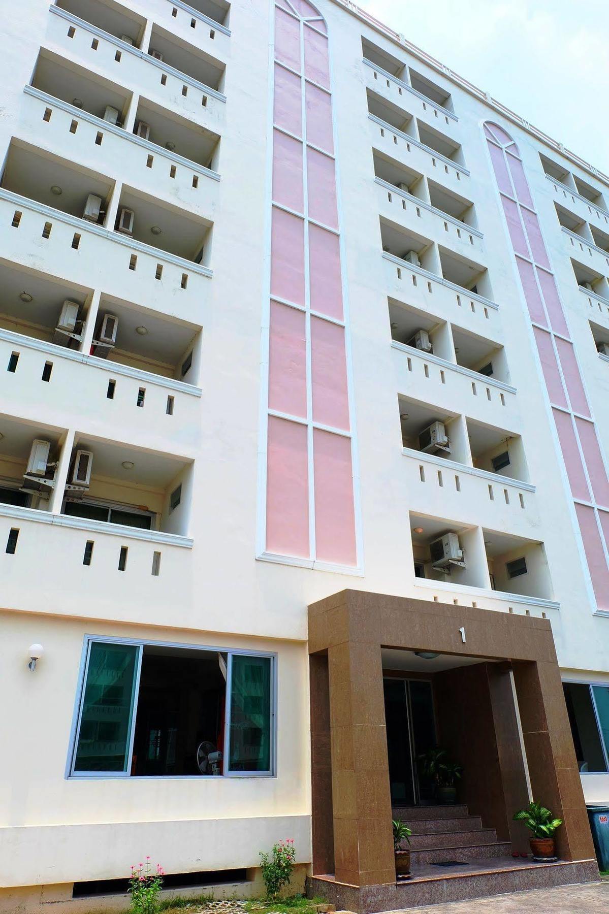 Hotel Larrivee à Bang Bo Extérieur photo