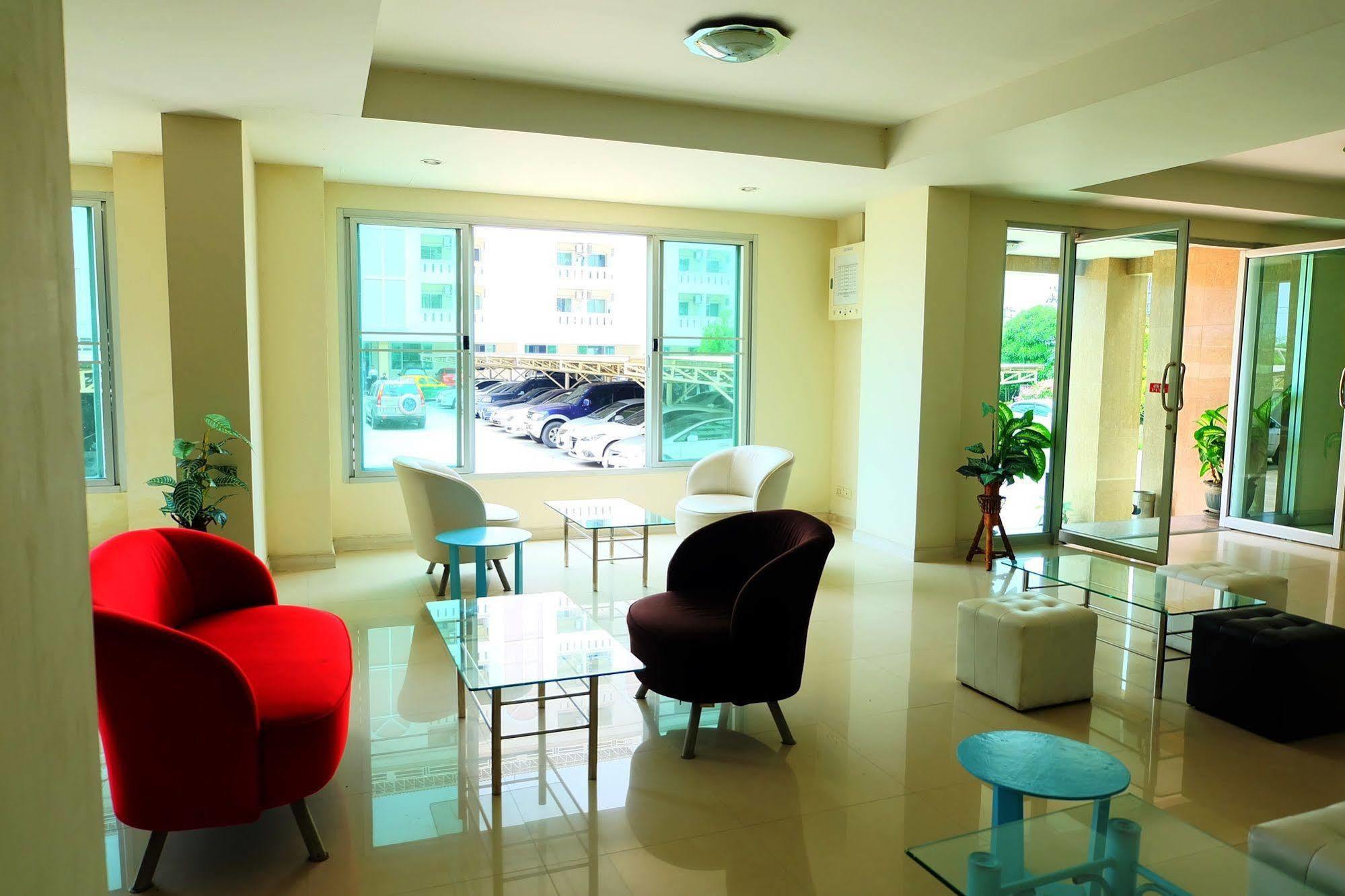 Hotel Larrivee à Bang Bo Extérieur photo