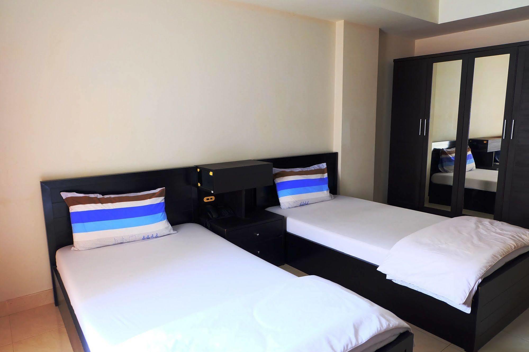 Hotel Larrivee à Bang Bo Extérieur photo