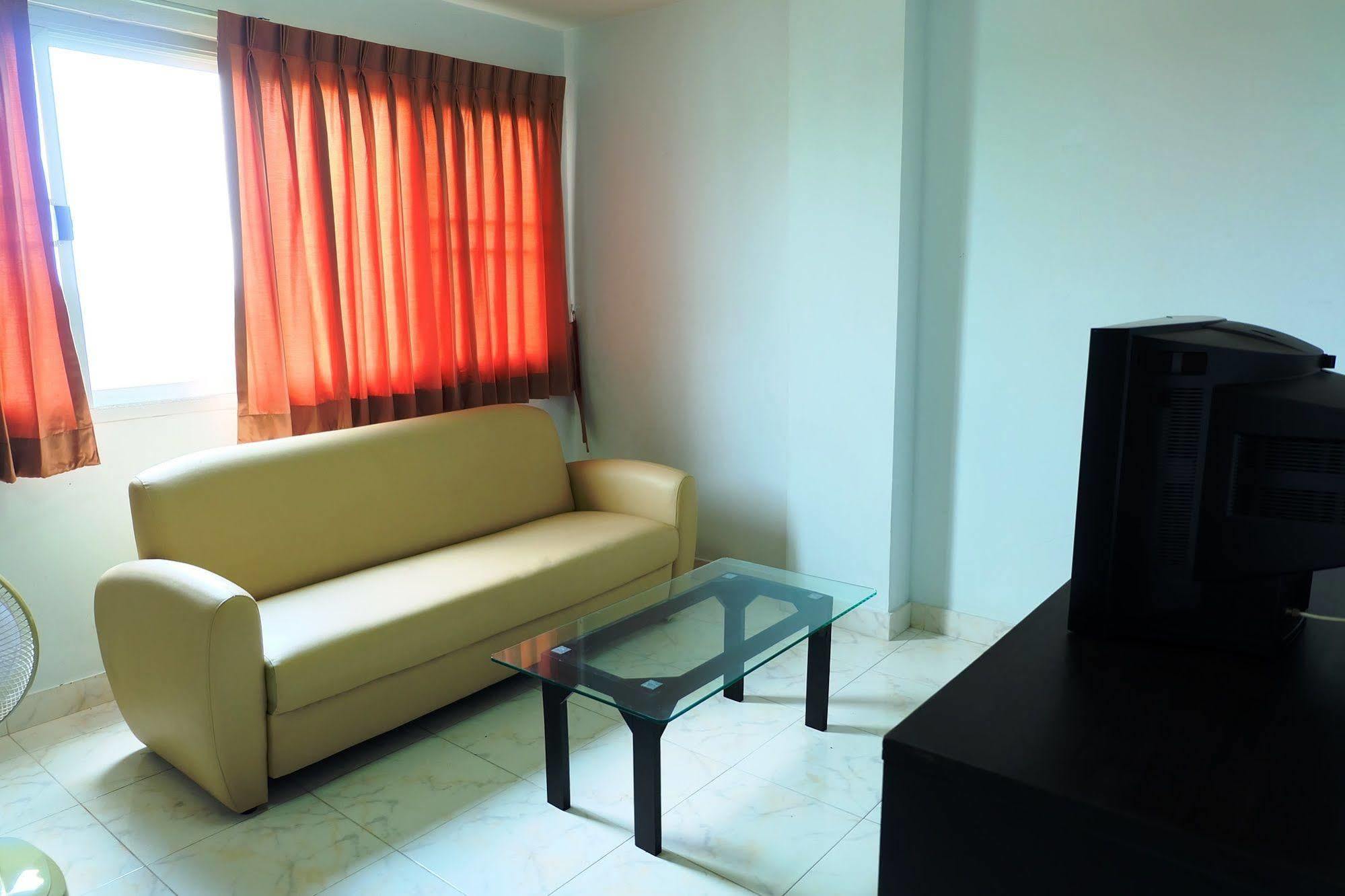 Hotel Larrivee à Bang Bo Extérieur photo