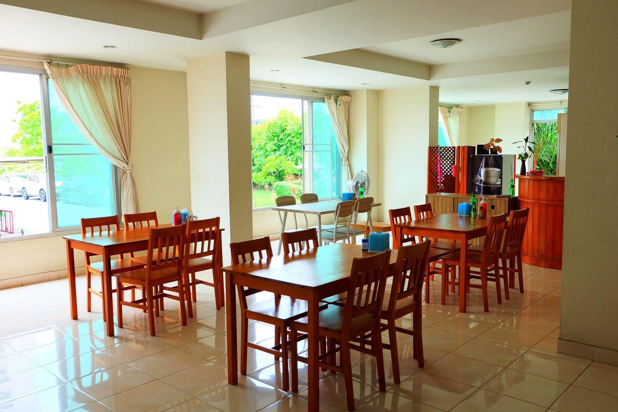 Hotel Larrivee à Bang Bo Extérieur photo
